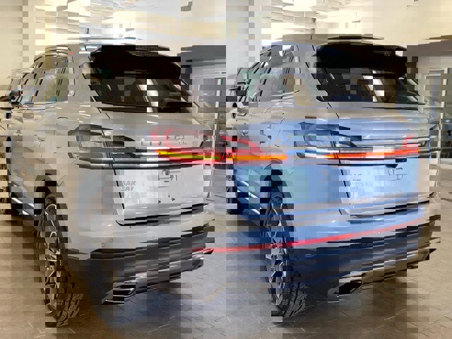 Used 2021 Lincoln Nautilus Reserve w/ Equipment Group 201A image 5