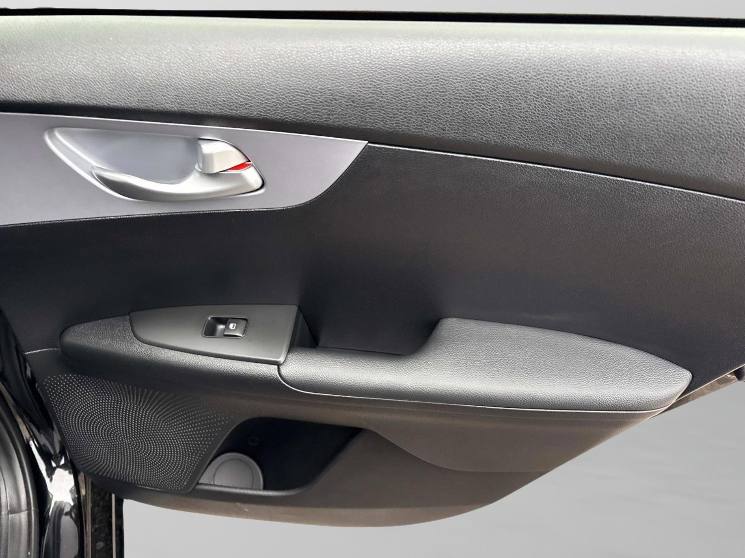 Used 2024 Kia Forte LXS image 18