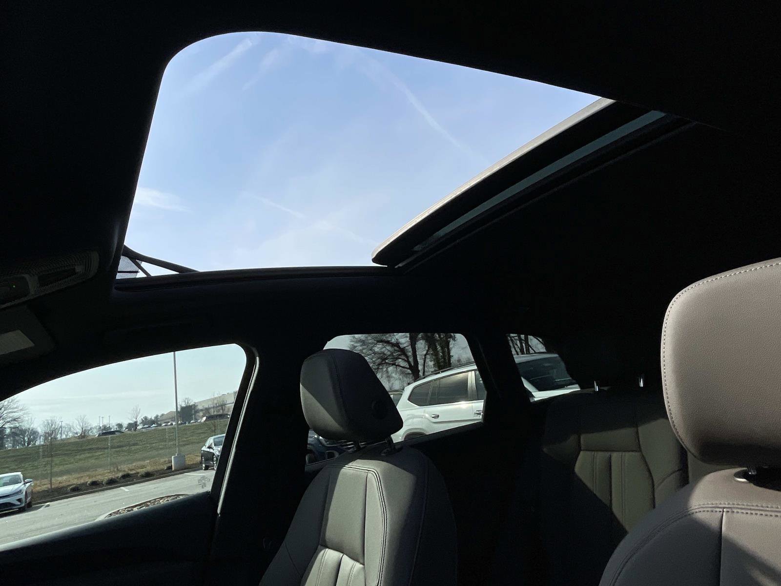 Used 2025 Audi Q5 Premium w/ Convenience Package image 21