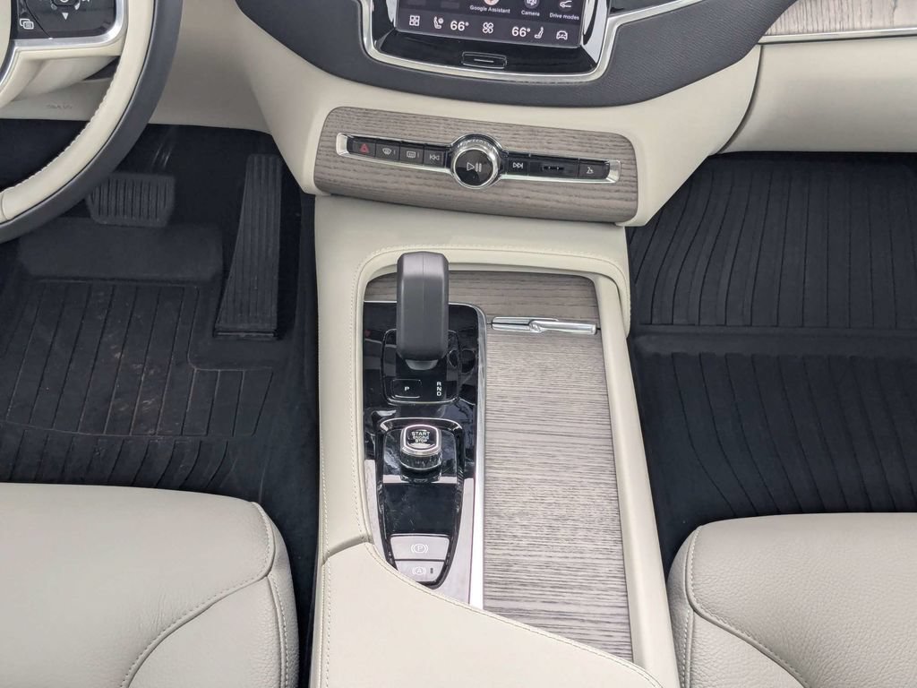 Certified 2023 Volvo XC90 T8 Plus AWD/4WD image 27