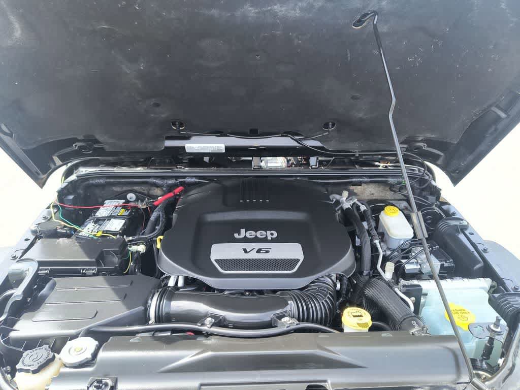 Used 2017 Jeep Wrangler Unlimited Rubicon w/ Connectivity Group AWD/4WD image 23