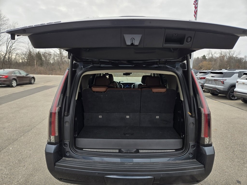 Used 2020 Cadillac Escalade Luxury image 13