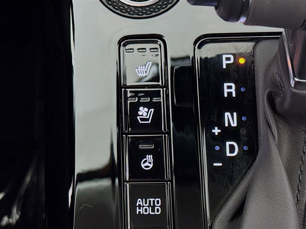 Used 2025 Kia Niro SX Touring FWD image 21