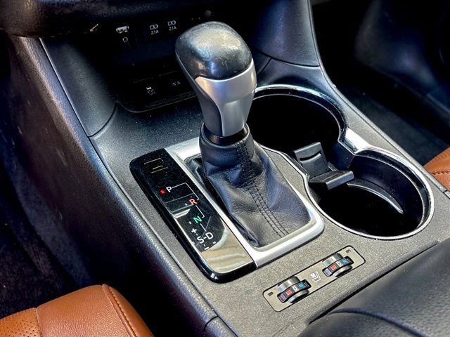 Used 2017 Toyota Highlander Limited Platinum w/ Carpet Mat Package image 22