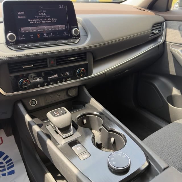 Used 2023 Nissan Rogue SV AWD/4WD image 22