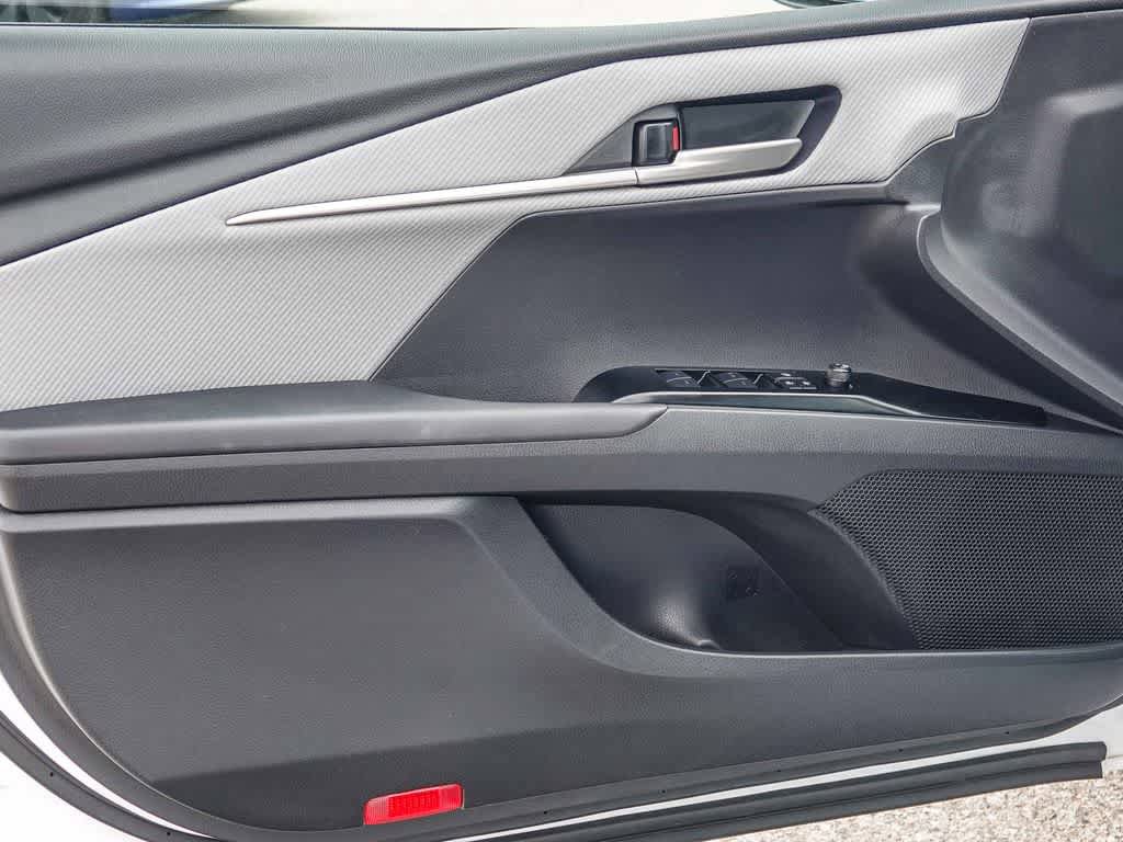 Used 2026 Toyota Camry SE FWD image 19