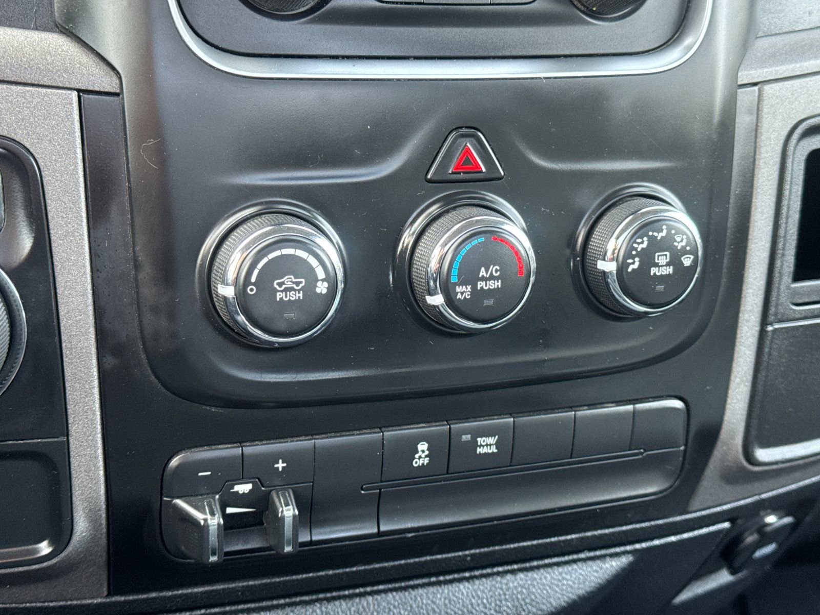 Used 2018 RAM 1500 Express image 18