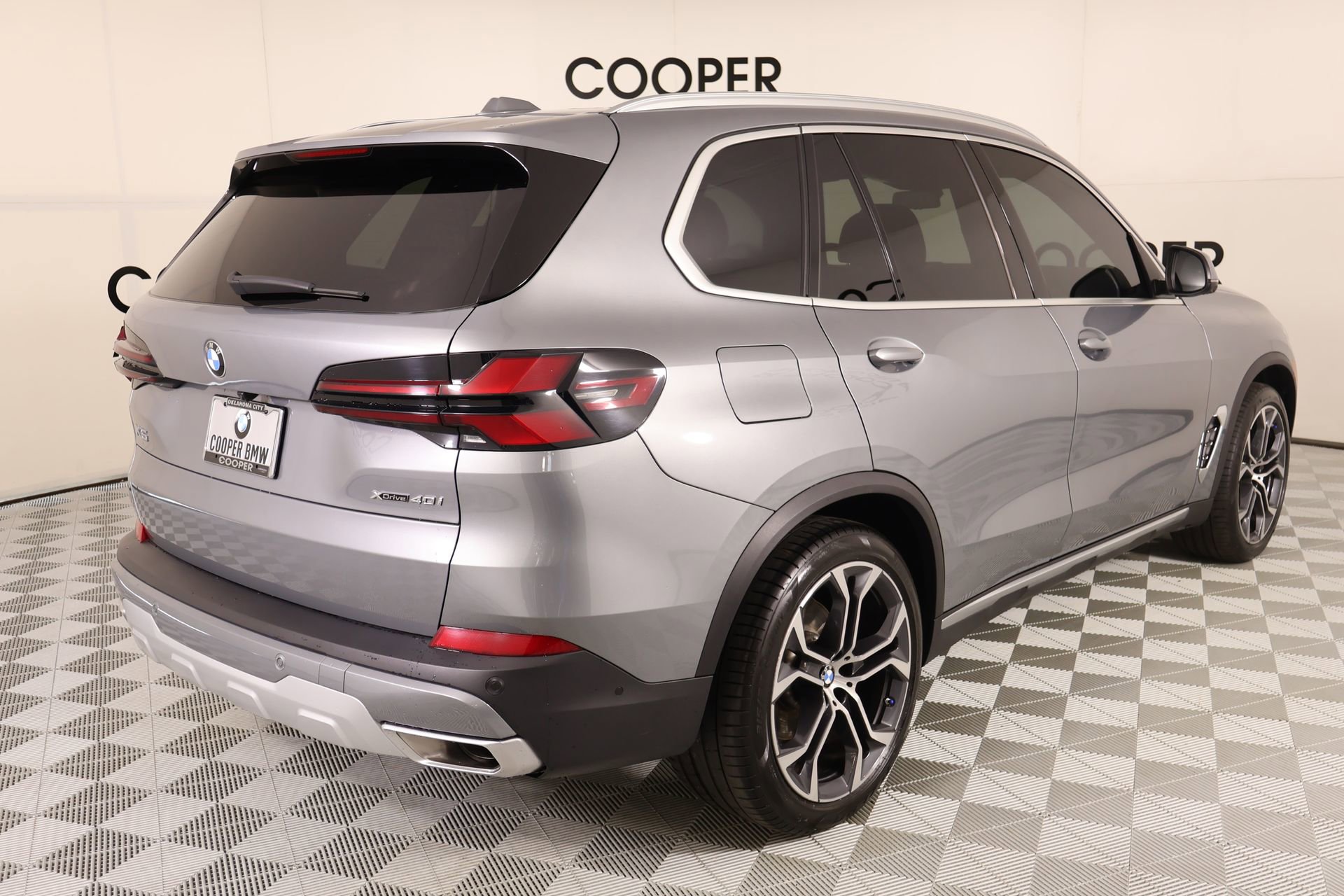 Used 2024 BMW X5 xDrive40i w/ Premium Package AWD/4WD image 22