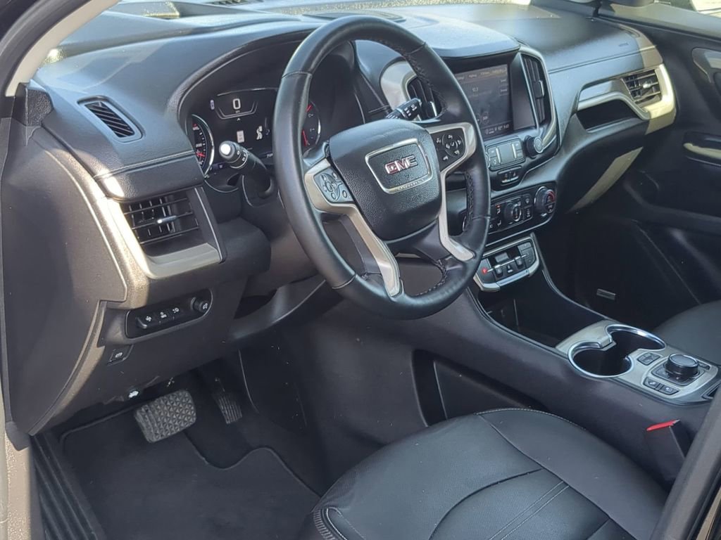 Used 2024 GMC Terrain Denali w/ Black Diamond Edition AWD/4WD image 10