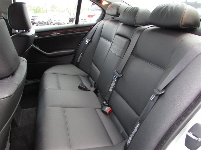 Used 2003 BMW 325i Sedan RWD image 23