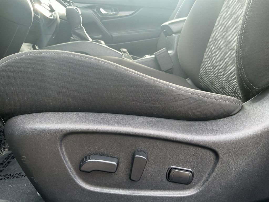 Used 2020 Nissan Rogue Sport SV image 22