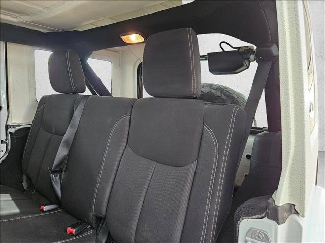 Used 2014 Jeep Wrangler Unlimited Sahara w/ Connectivity Group AWD/4WD image 13