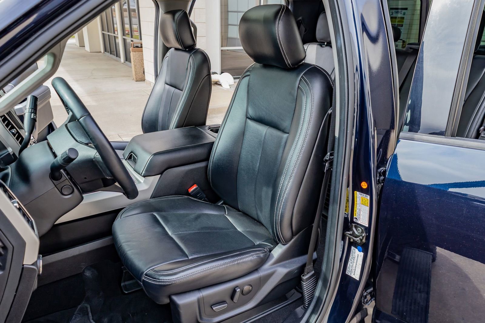 Used 2021 Ford F250 Lariat w/ Lariat Ultimate Package AWD/4WD image 29