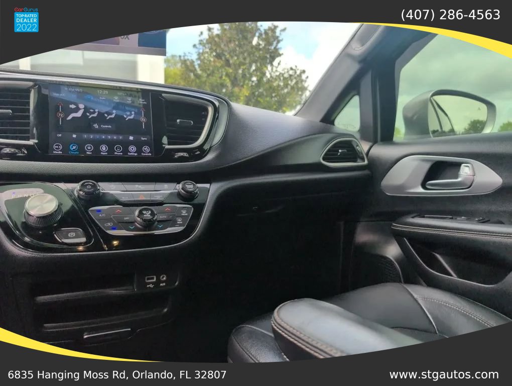Used 2020 Chrysler Pacifica Touring-L w/ S Appearance Package FWD image 19