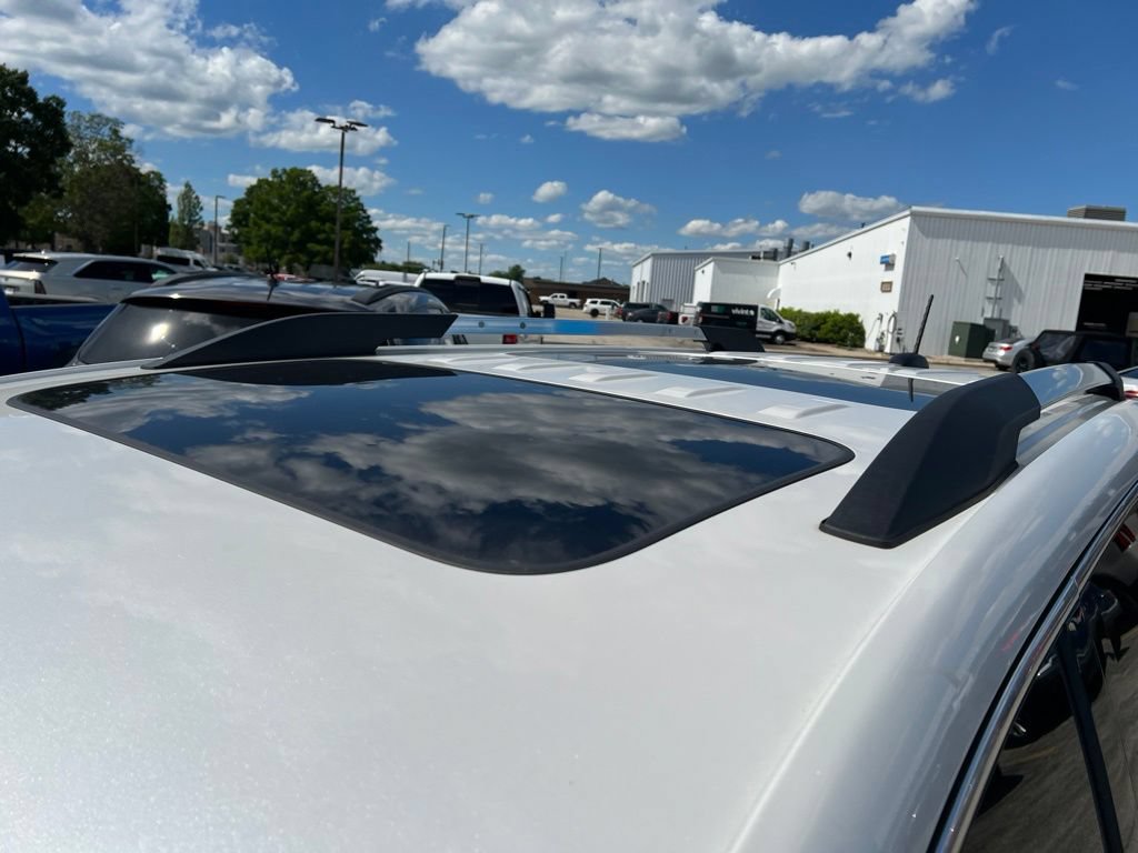 Used 2019 GMC Acadia Denali w/ Technology Package AWD/4WD image 2