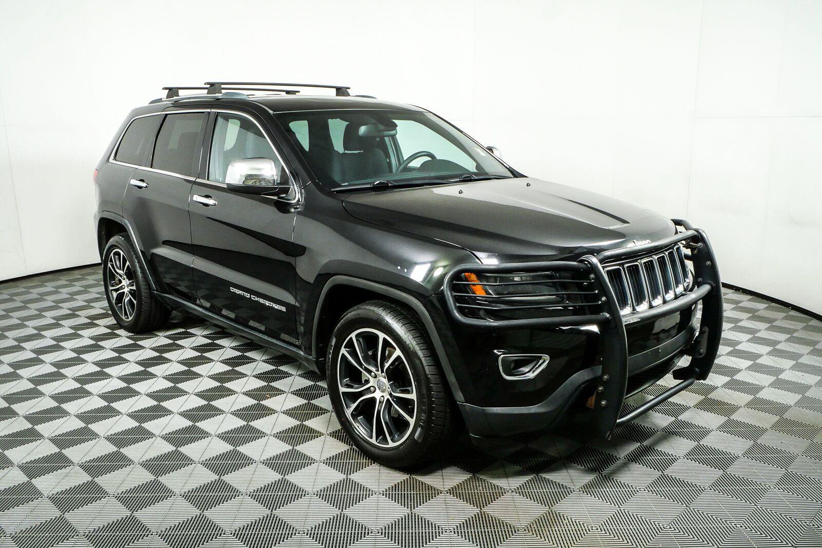 Used 2015 Jeep Grand Cherokee Laredo w/ Quick Order Package 23E RWD image 1