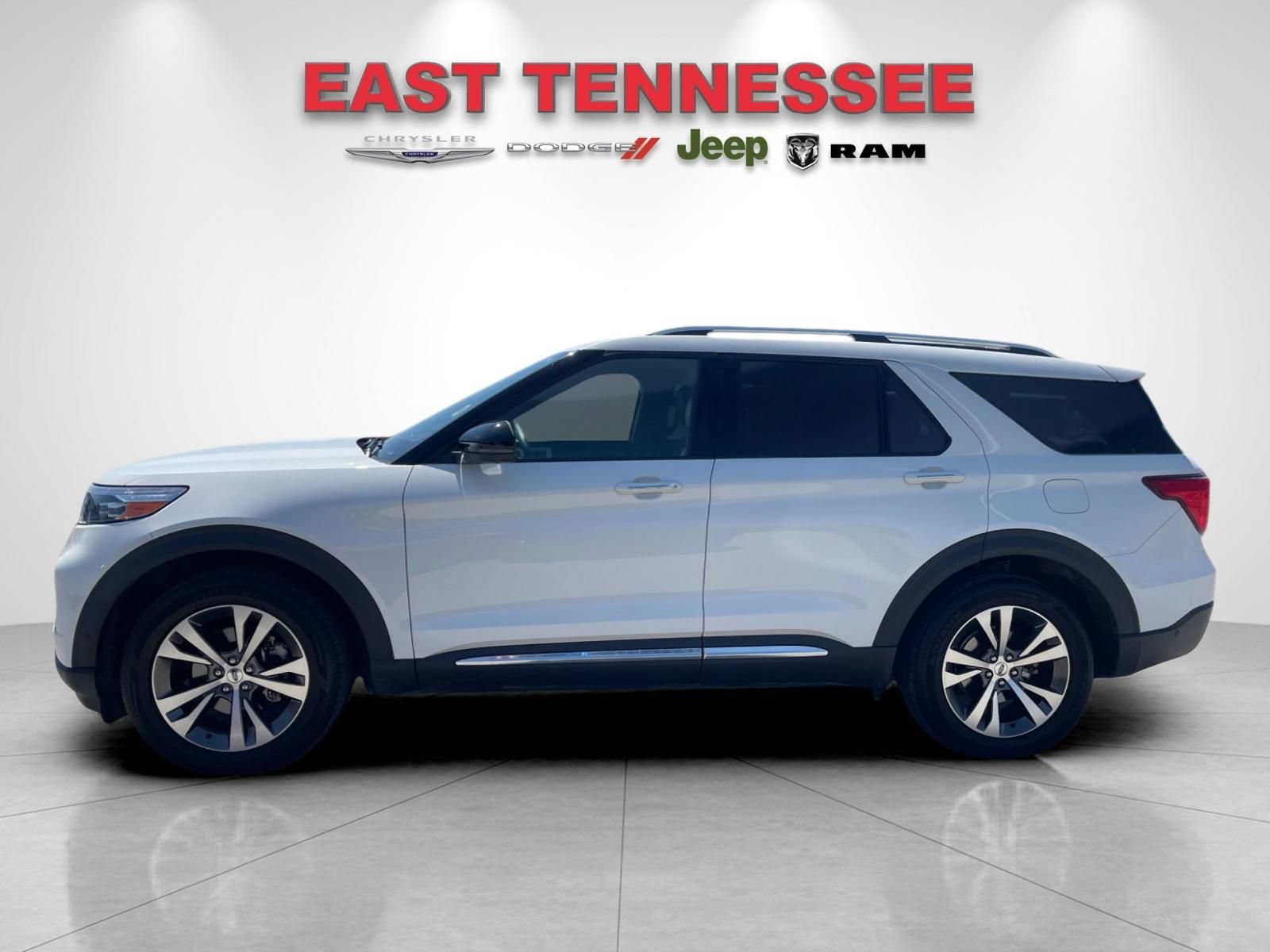 Used 2020 Ford Explorer Platinum w/ Premium Technology Package AWD/4WD image 6