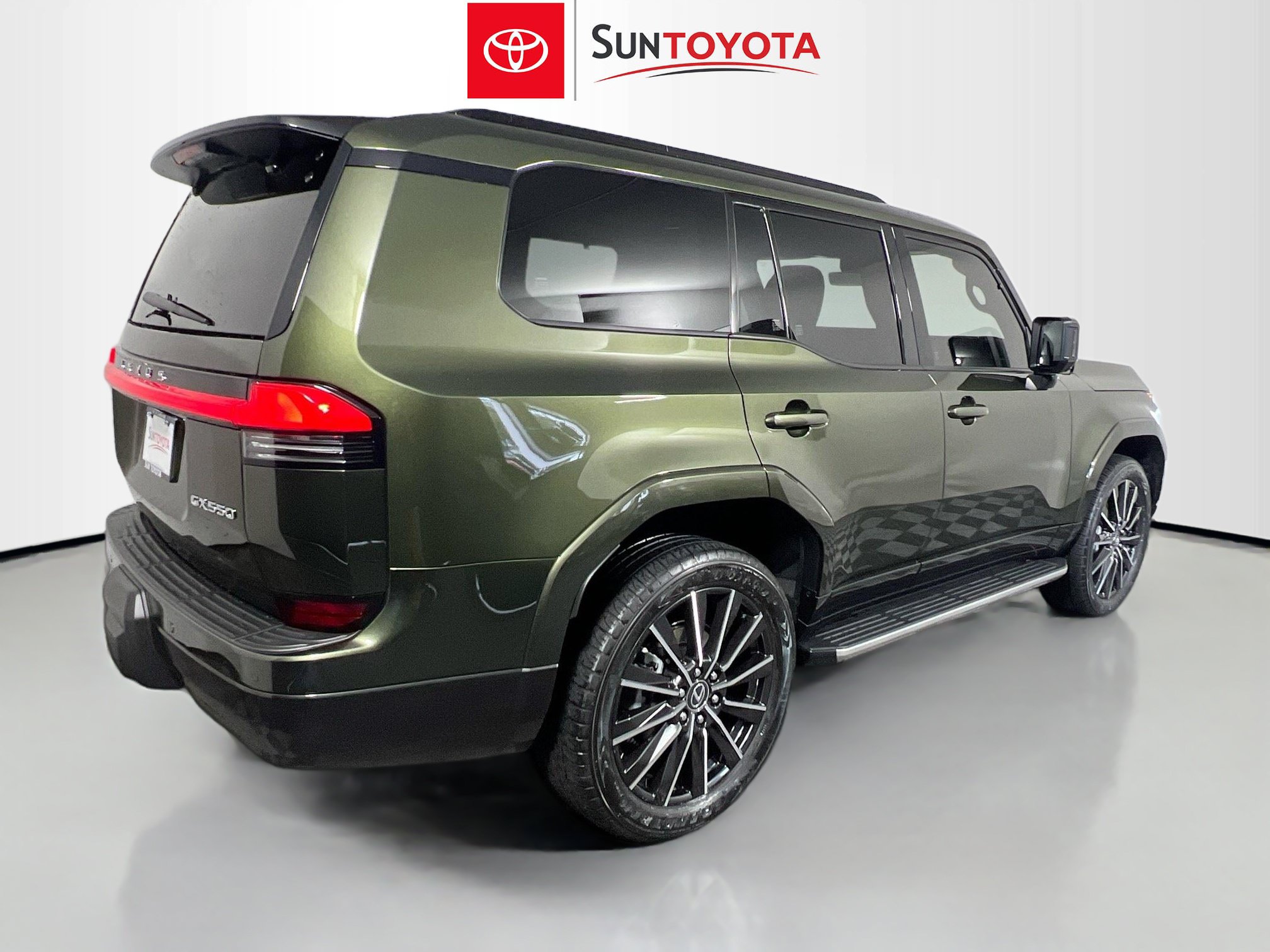 Used 2024 Lexus GX 550 w/ Accessory Package (2T) AWD/4WD image 4