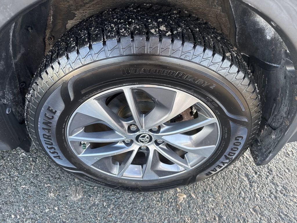 Used 2018 Toyota RAV4 XLE image 8