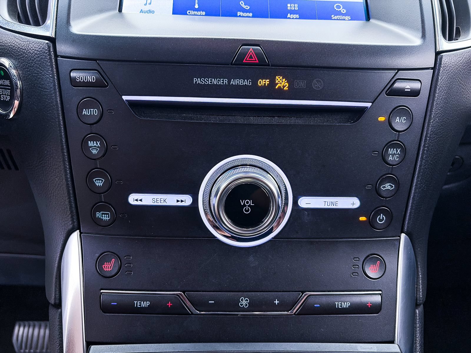 Used 2019 Ford Edge Titanium FWD image 25