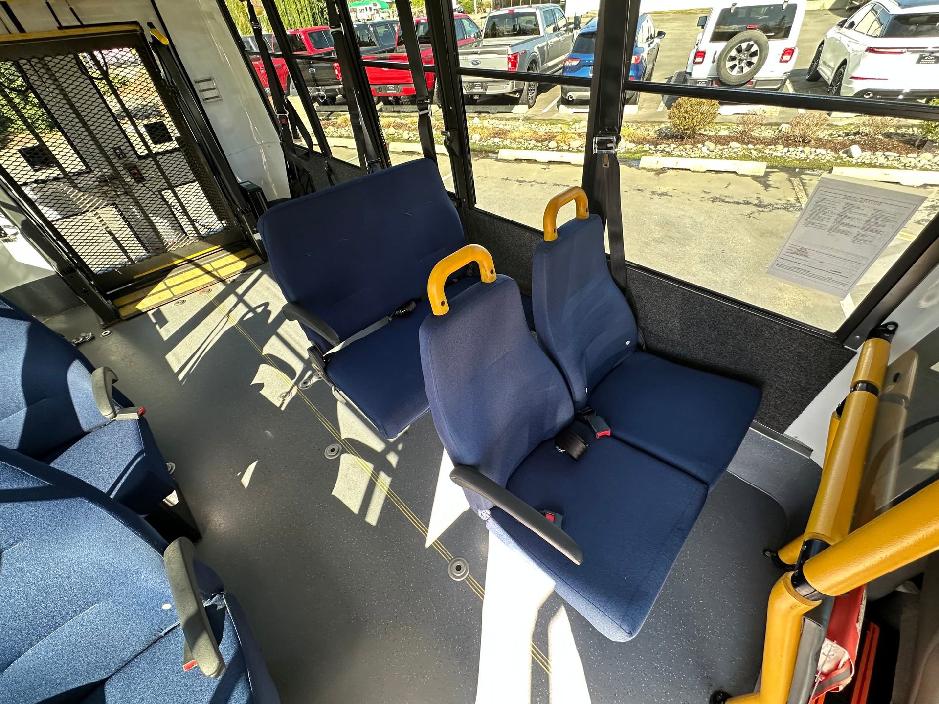 Used 2014 Chevrolet Express 3500 RWD image 20