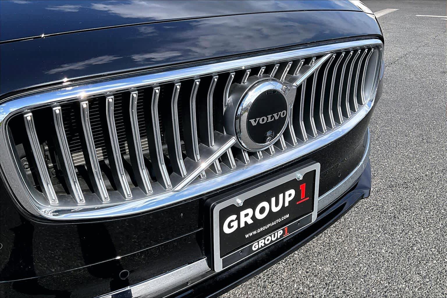 Used 2025 Volvo S90 B6 Plus image 30