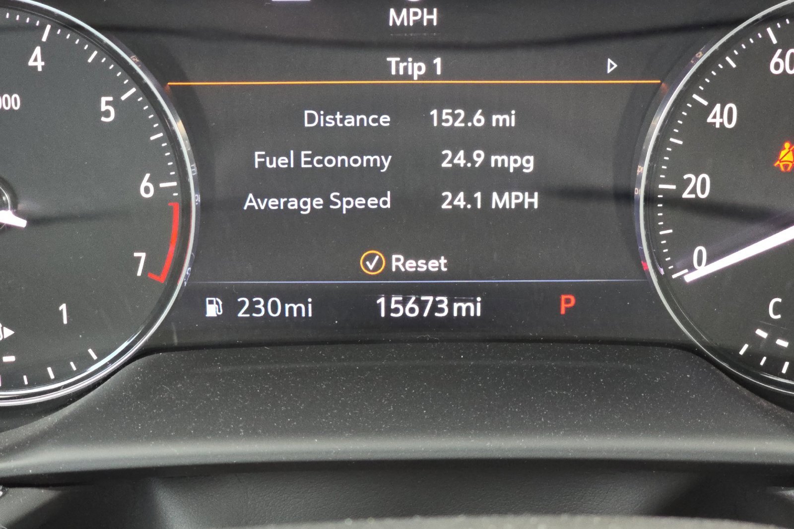 Used 2022 Buick Envision Avenir w/ Technology Package II image 28