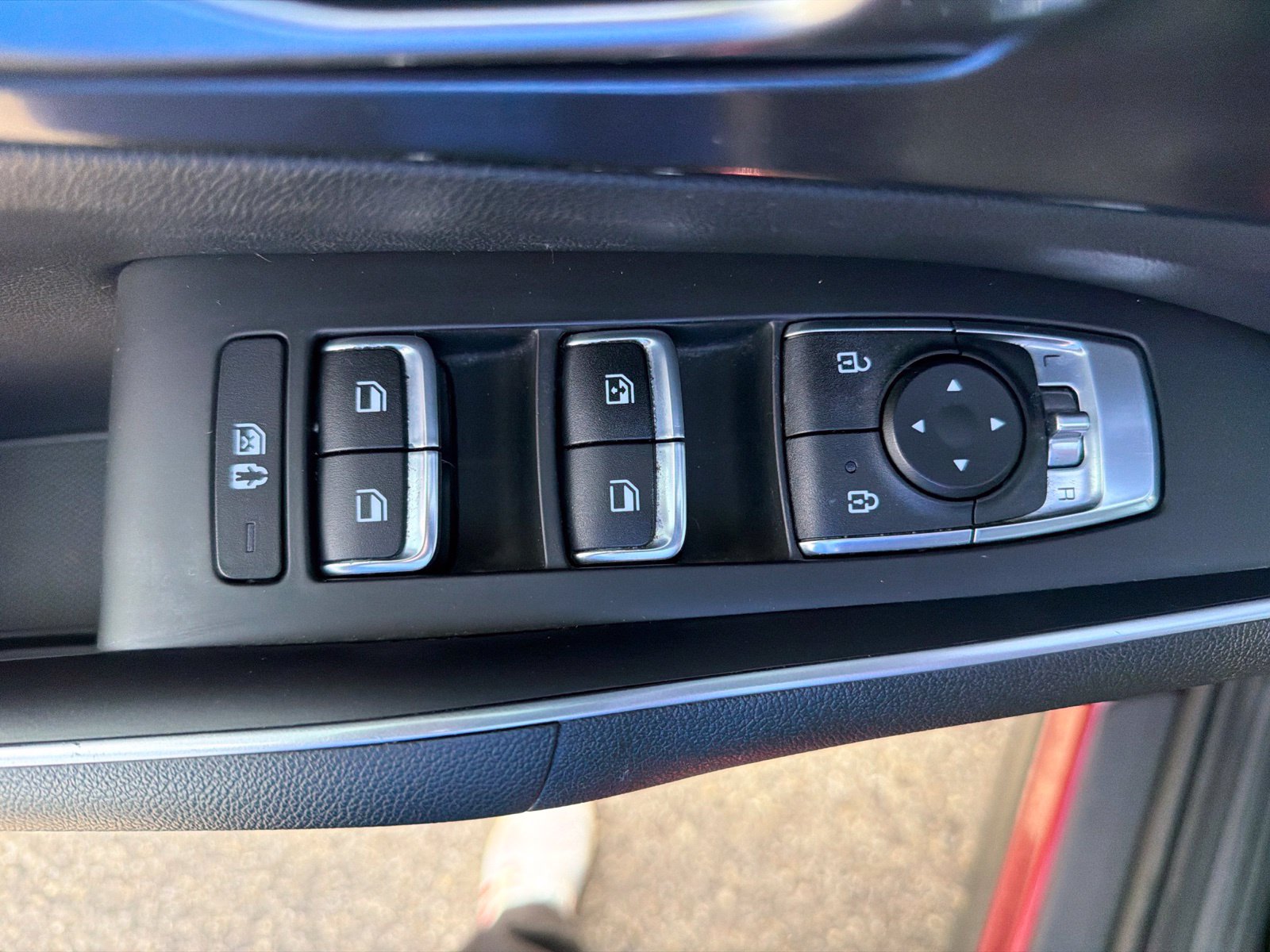 Used 2021 Kia Sorento S w/ Panoramic Sunroof Package AWD/4WD image 11