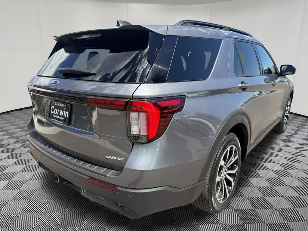 Used 2025 Ford Explorer ST-Line AWD/4WD image 7