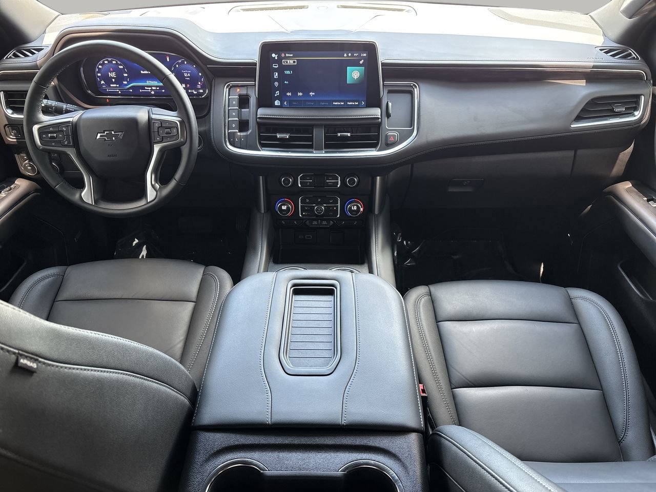 Used 2024 Chevrolet Tahoe Z71 w/ Luxury Package AWD/4WD image 13