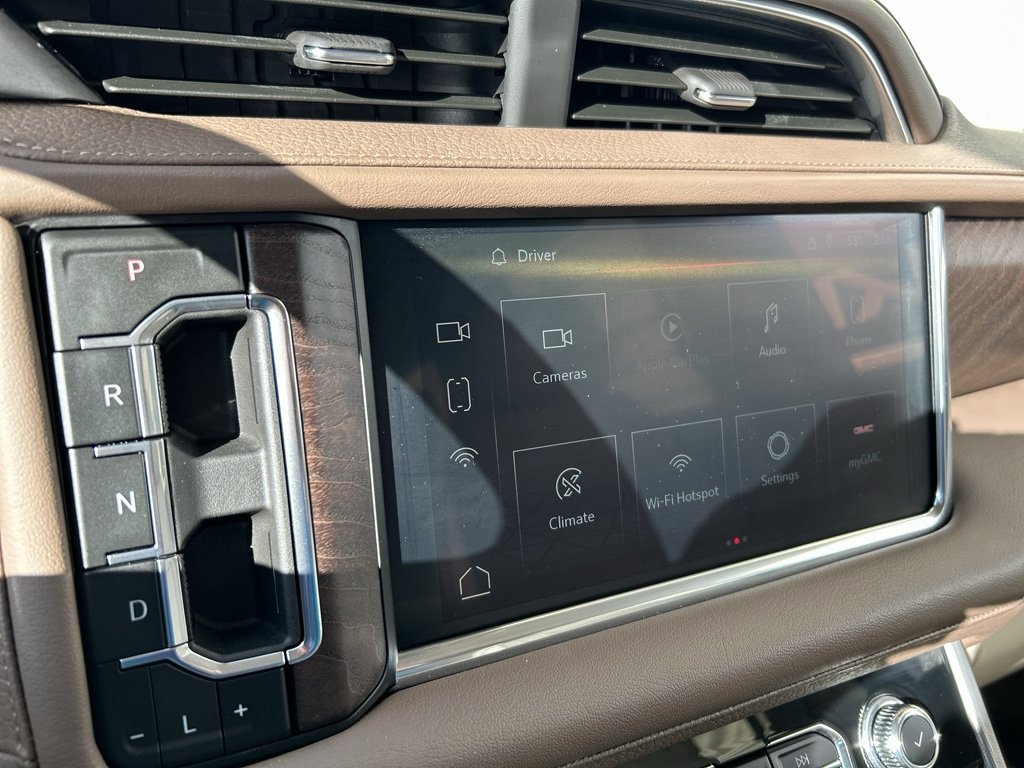 Used 2024 GMC Yukon XL Denali AWD/4WD image 21