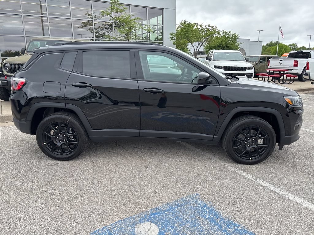 New 2026 Jeep Compass Latitude AWD/4WD image 30