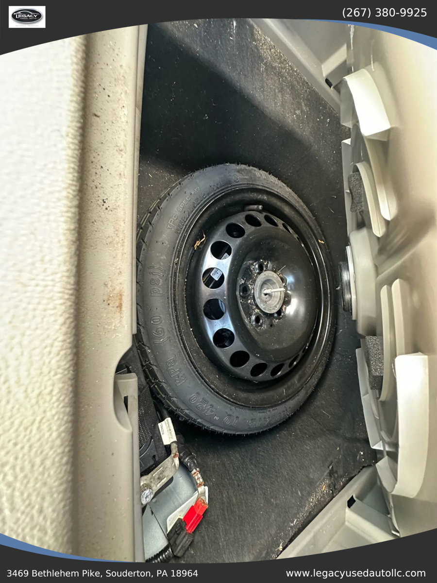 Used 2010 Chevrolet HHR LT w/ LT Preferred Equipment Group image 13