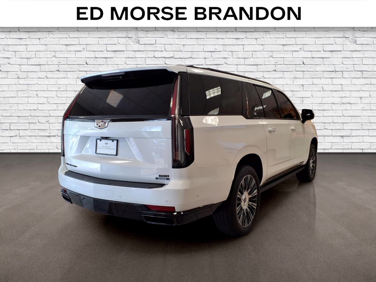 Used 2022 Cadillac Escalade ESV Sport w/ Touring Package AWD/4WD image 5