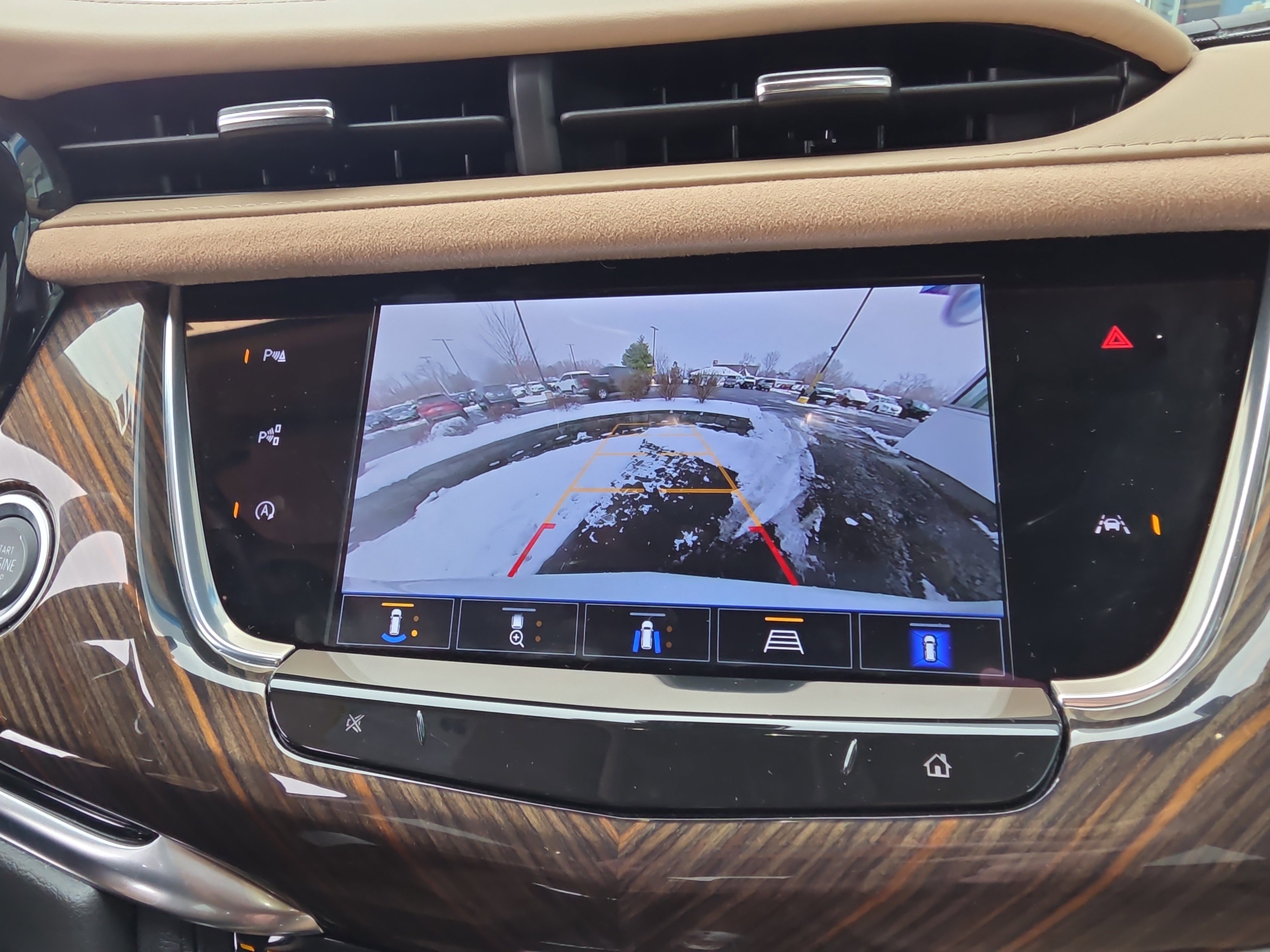 Used 2025 Cadillac XT6 Sport w/ Platinum Package image 28