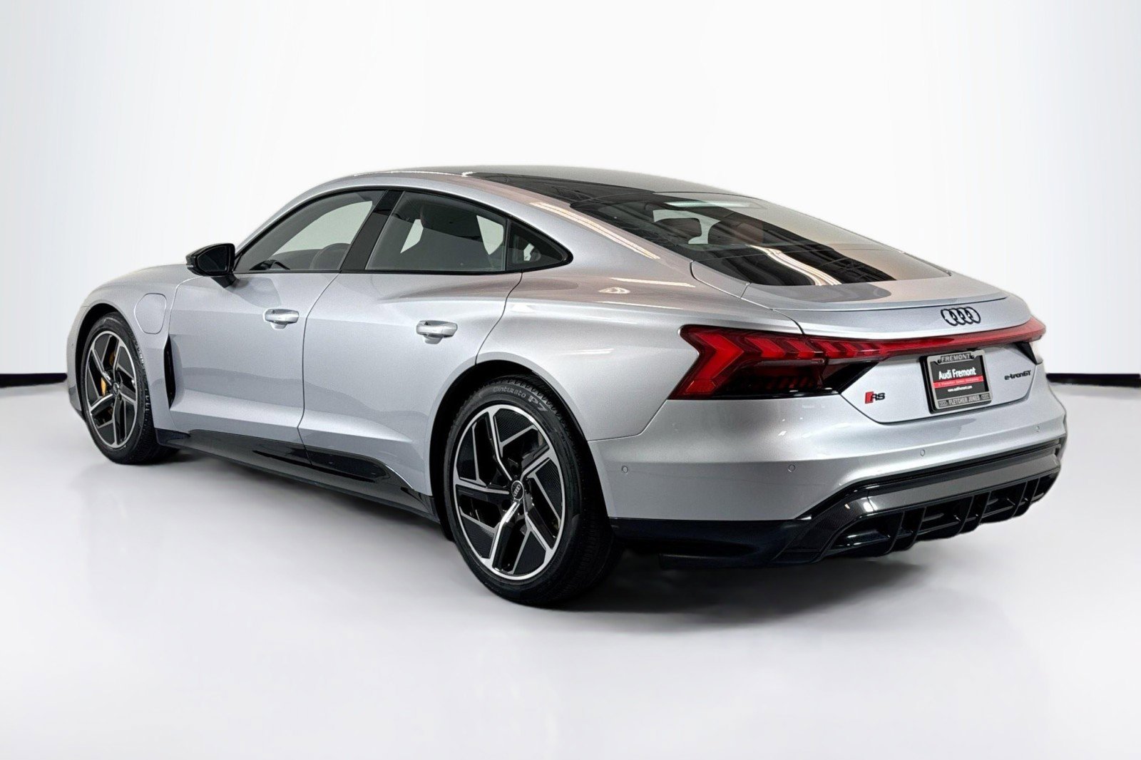 Used 2023 Audi RS e-tron GT w/ Carbon Performance Package image 7