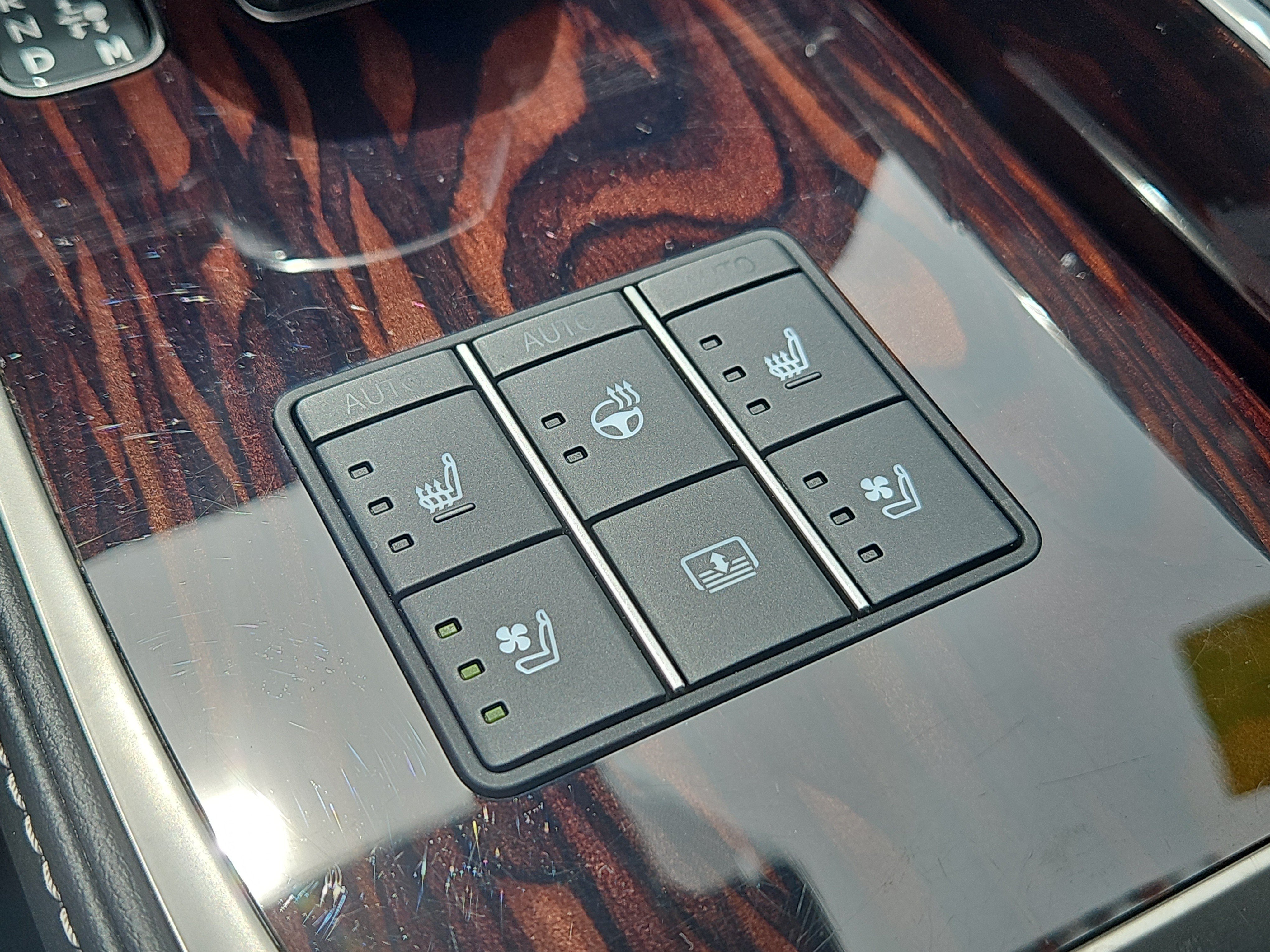 Used 2024 Lexus LS 500 AWD w/ Interior Upgrade Package image 25