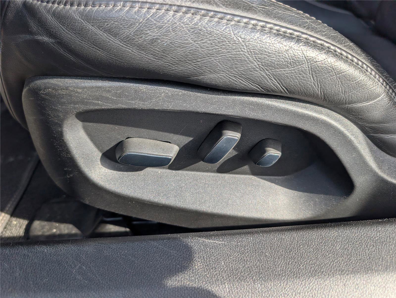 Used 2014 Chevrolet Corvette Stingray Convertible w/ 2LT Preferred Equipment Group image 16