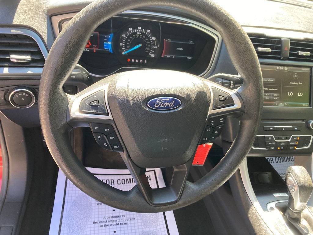 Used 2016 Ford Fusion SE FWD image 17