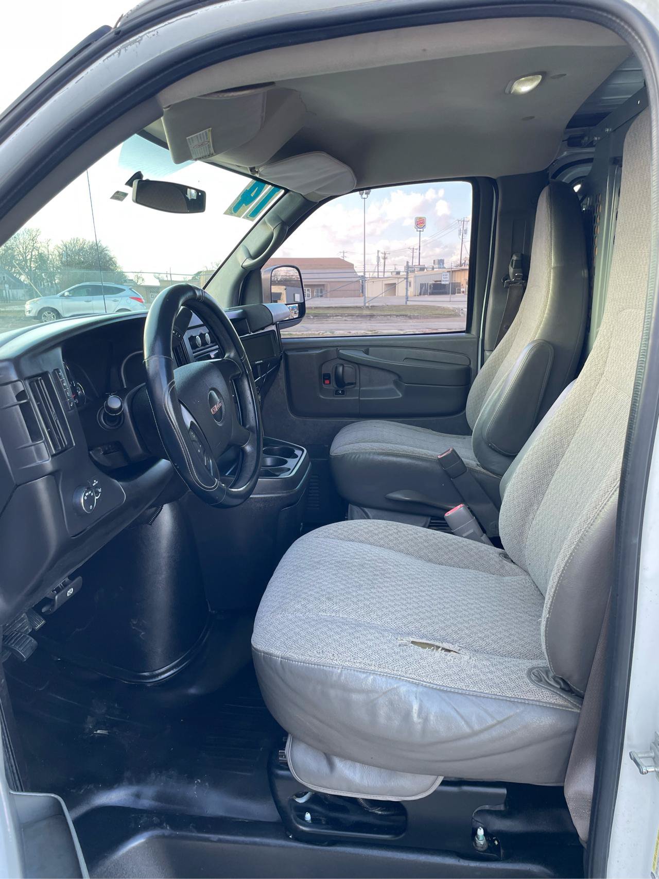 Used 2014 GMC Savana 2500 RWD image 12