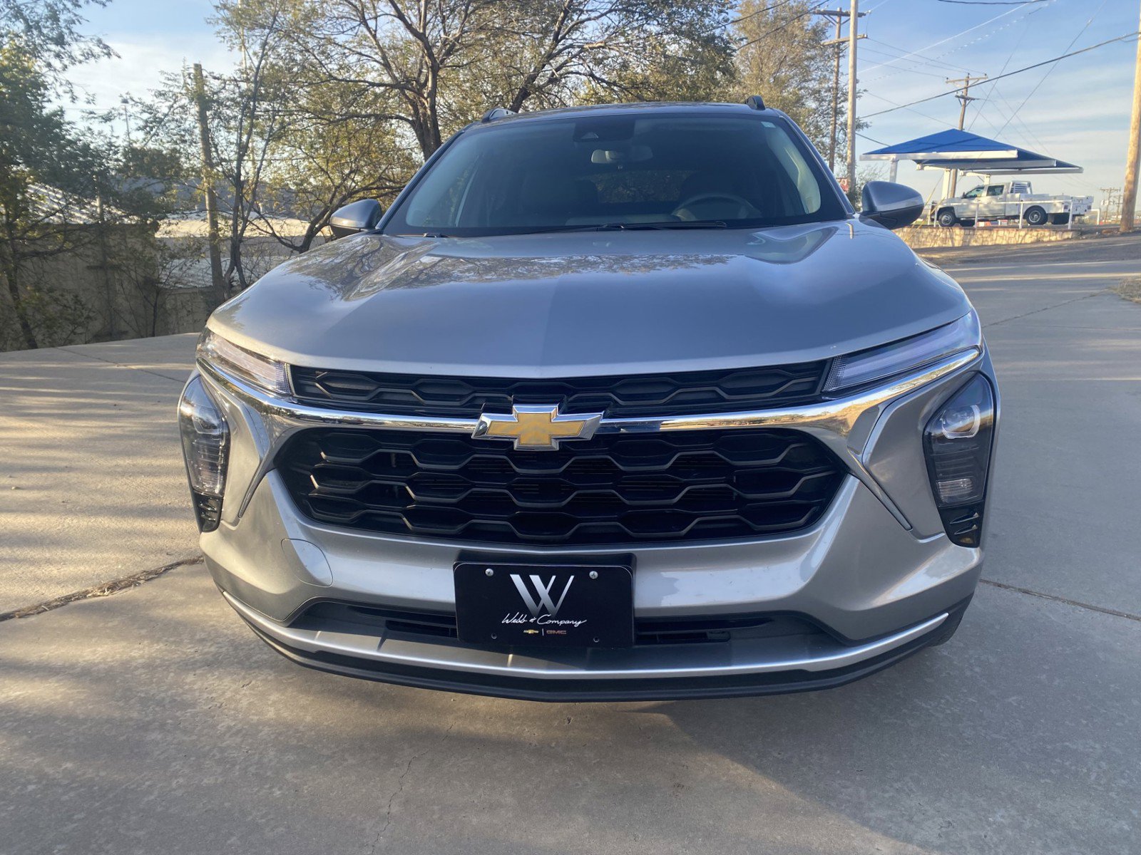 Used 2025 Chevrolet Trax LT w/ LT Convenience Package FWD image 2