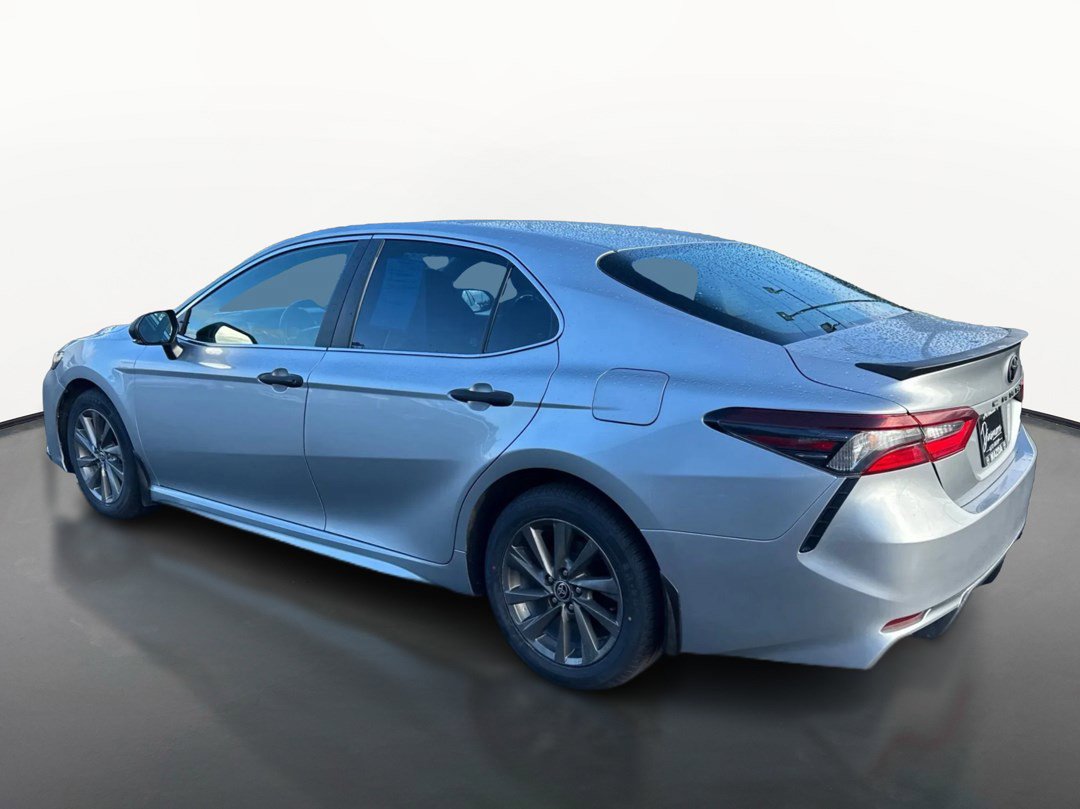 Used 2021 Toyota Camry SE FWD image 5