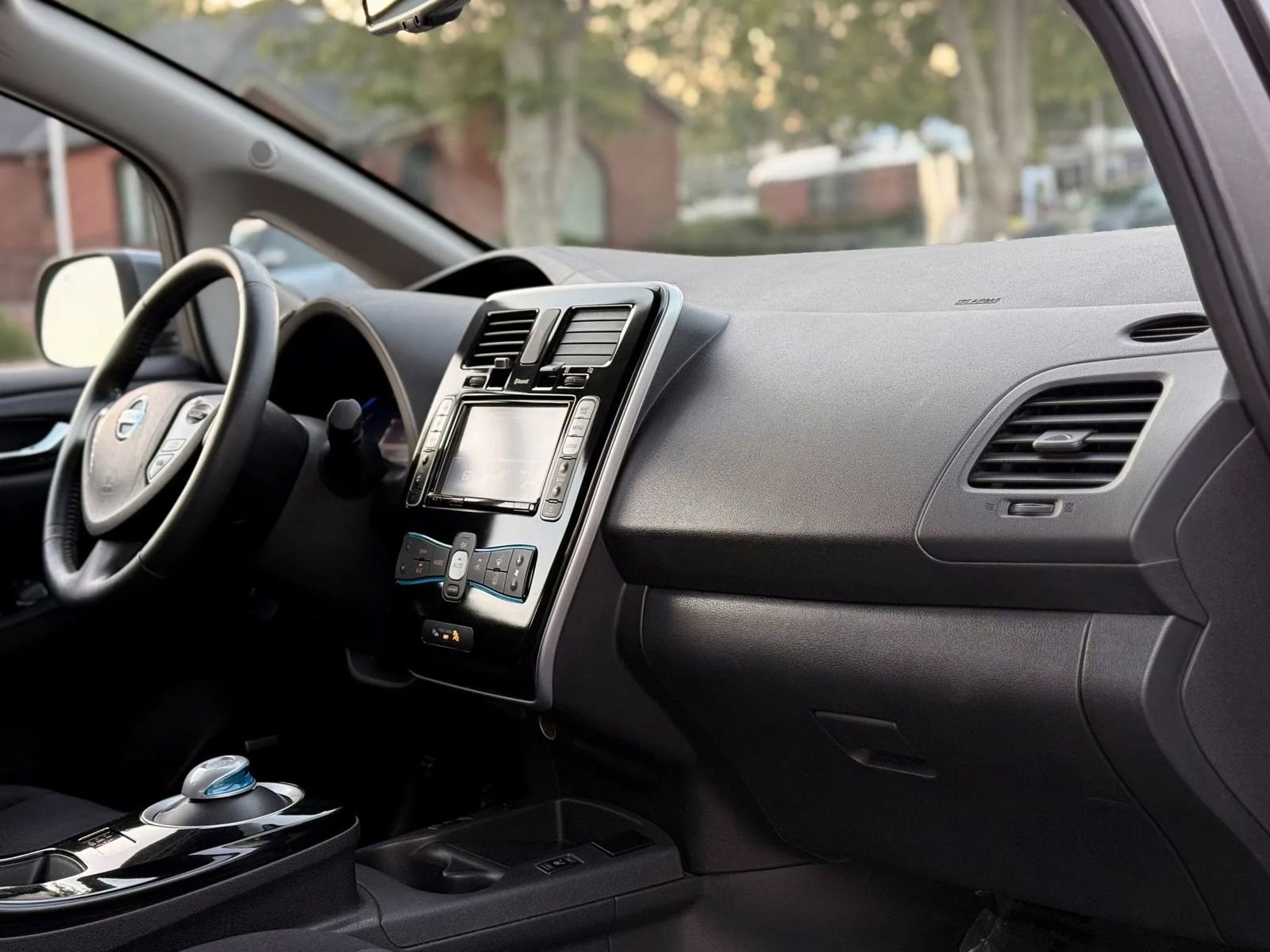 Used 2014 Nissan Leaf SV w/ LED & Quick Charge Package FWD image 11