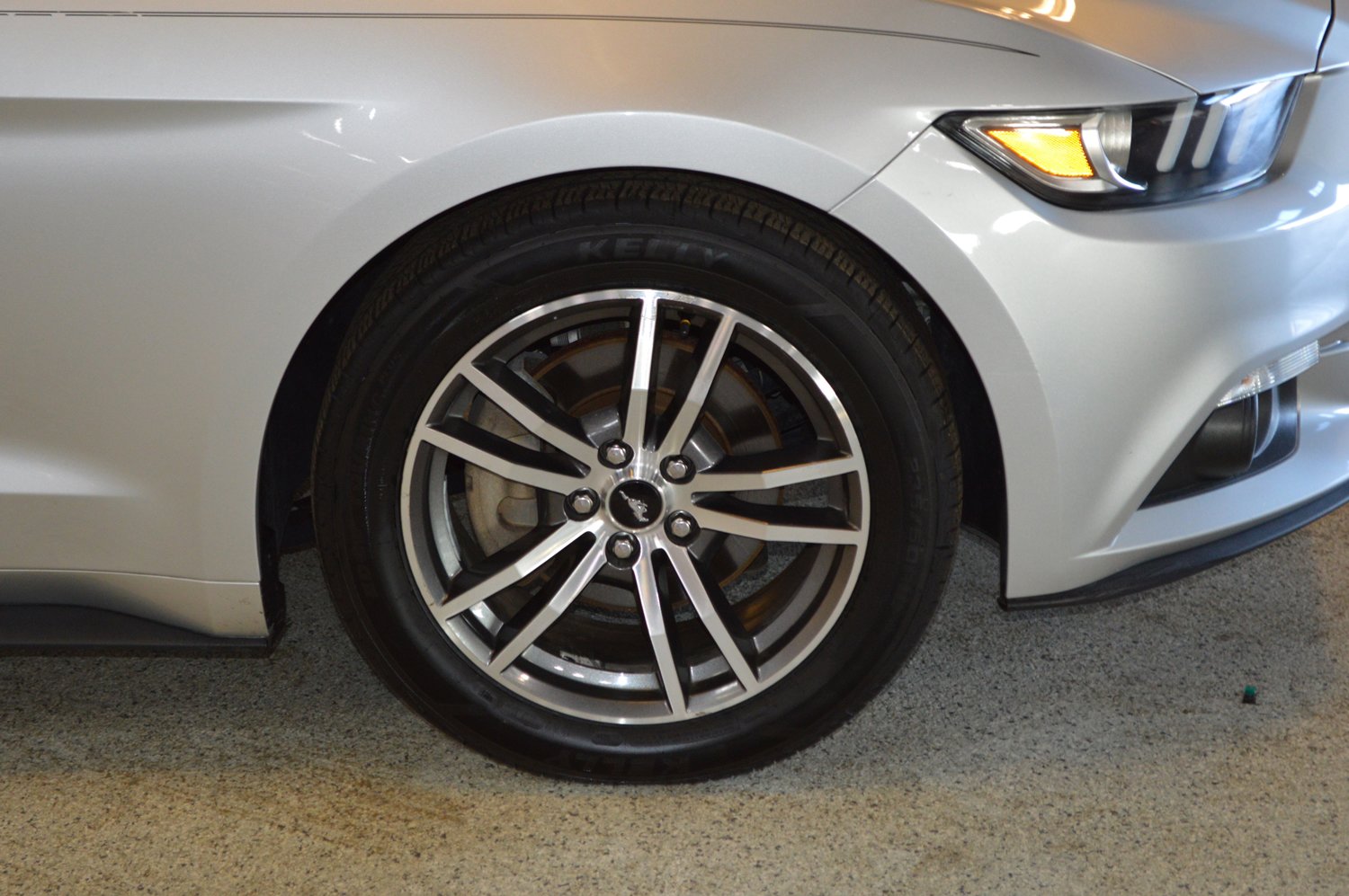 Used 2016 Ford Mustang EcoBoost image 9