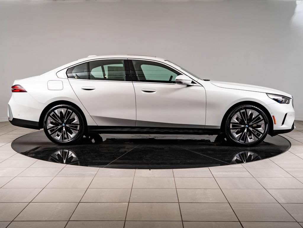 New 2027 BMW 530i xDrive w/ Premium Package AWD/4WD image 11
