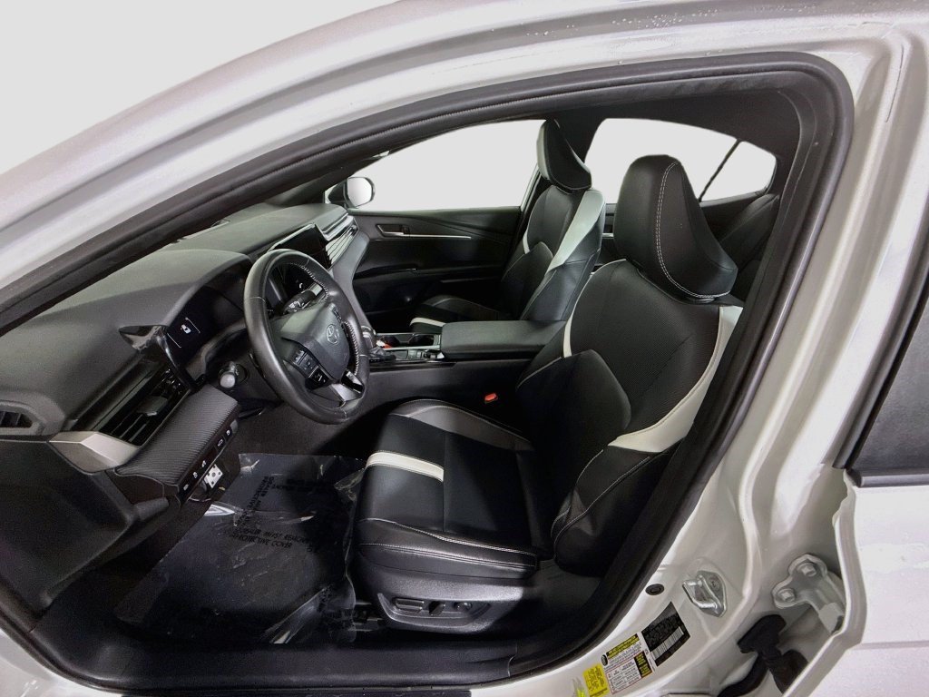 Used 2025 Toyota Camry SE FWD image 21
