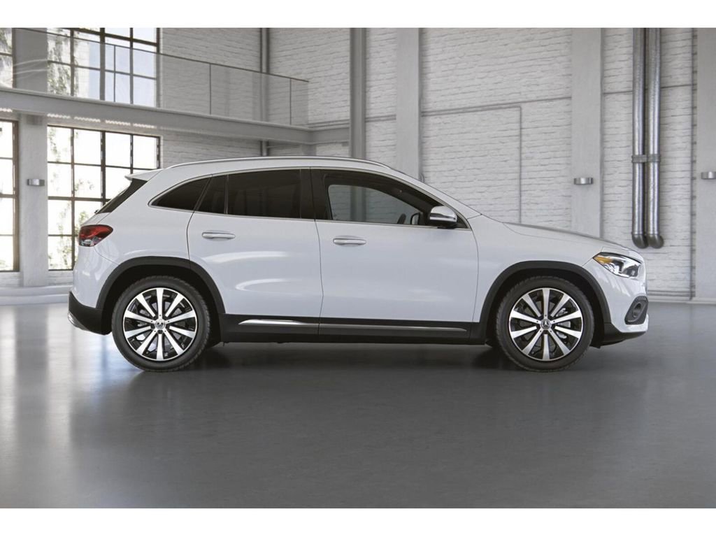 Certified 2022 Mercedes-Benz GLA 250 4MATIC image 2