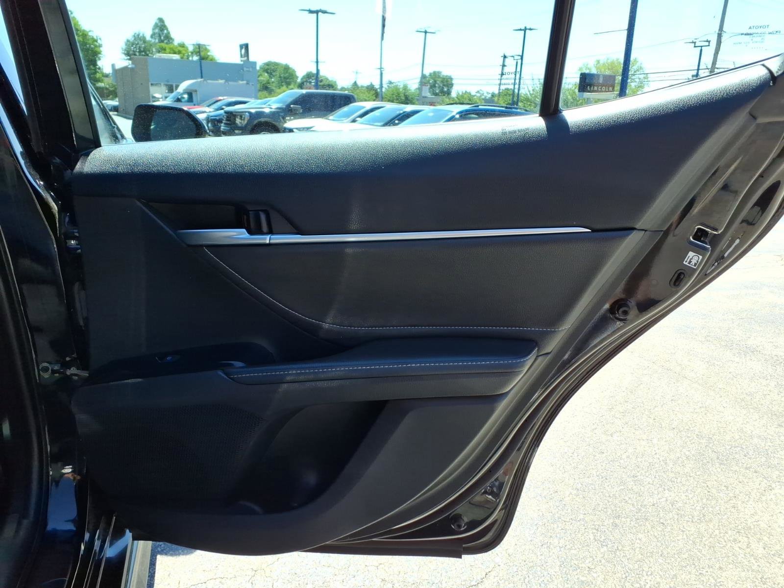 Used 2018 Toyota Camry XSE FWD image 25
