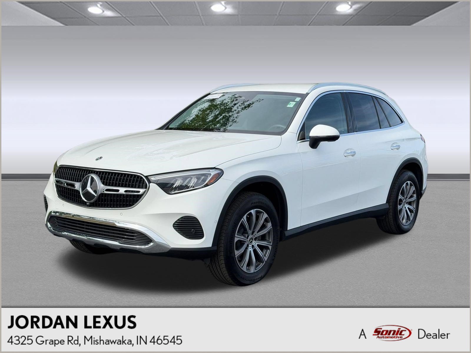 Used 2024 Mercedes-Benz GLC 300 4MATIC image 1