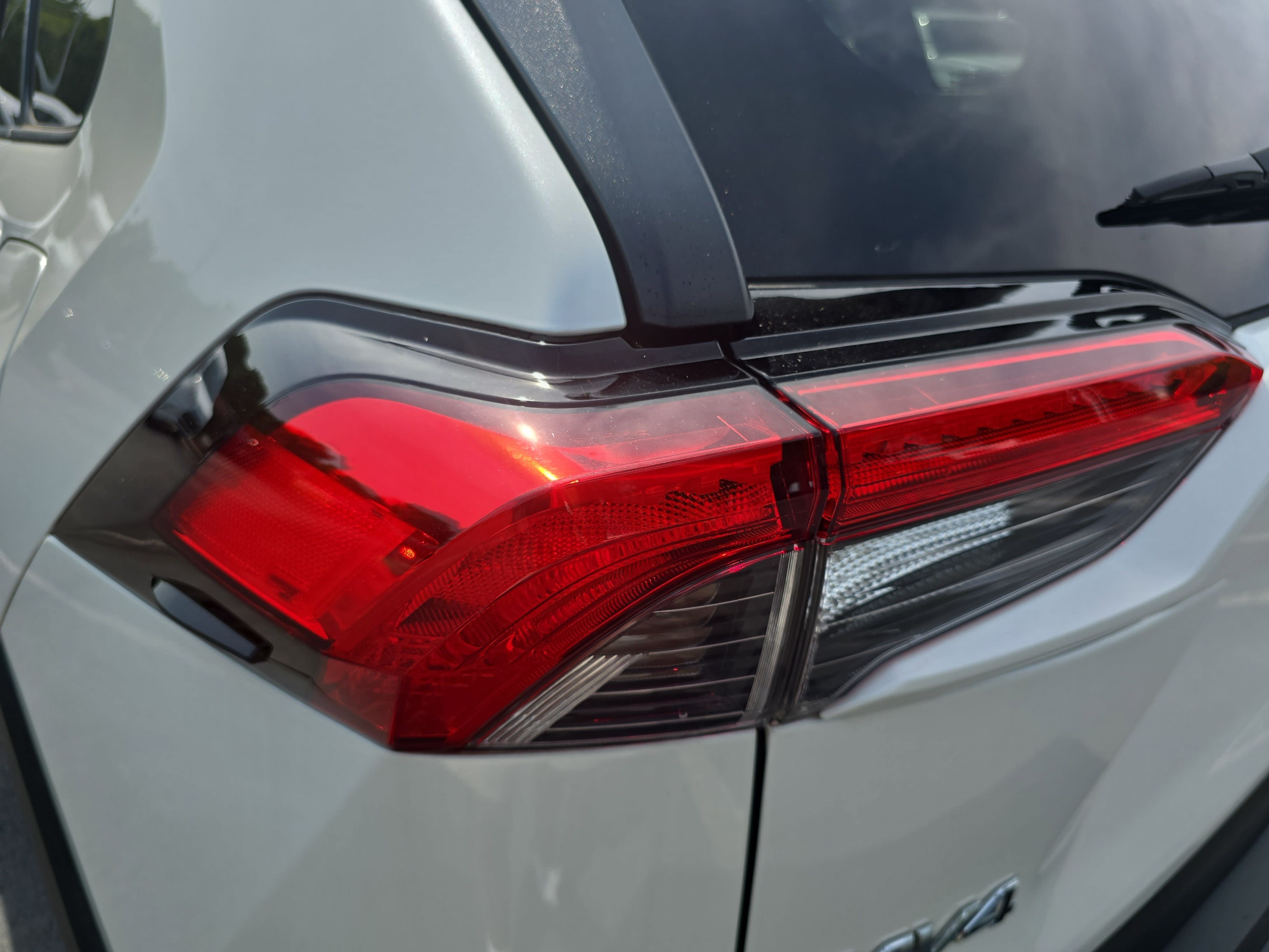 Used 2022 Toyota RAV4 XLE Premium AWD/4WD image 34